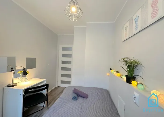 Pineapple 10 Min To Old Town Gdansk,pkp & Shopping Mall